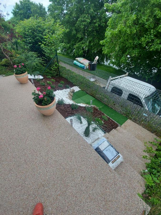 Apartman Residence Nabrezi Бероун Екстер'єр фото