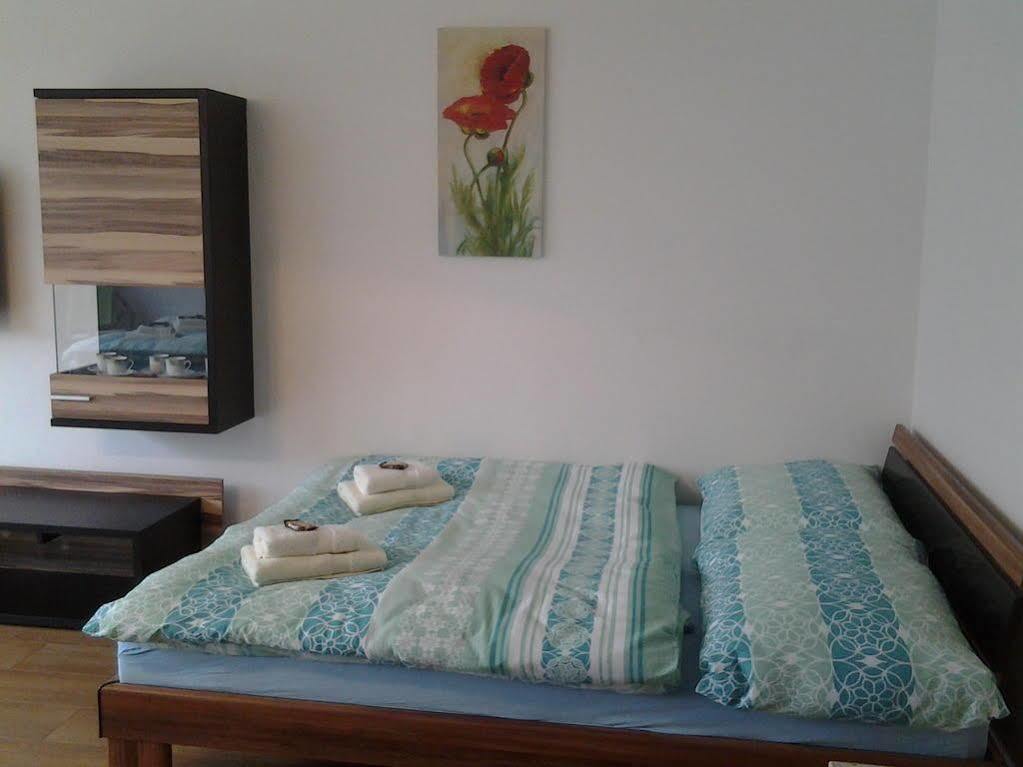 Apartman Residence Nabrezi Бероун Екстер'єр фото